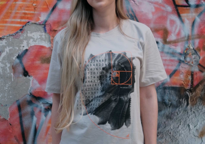 نسبت طلایی روی تیشرت